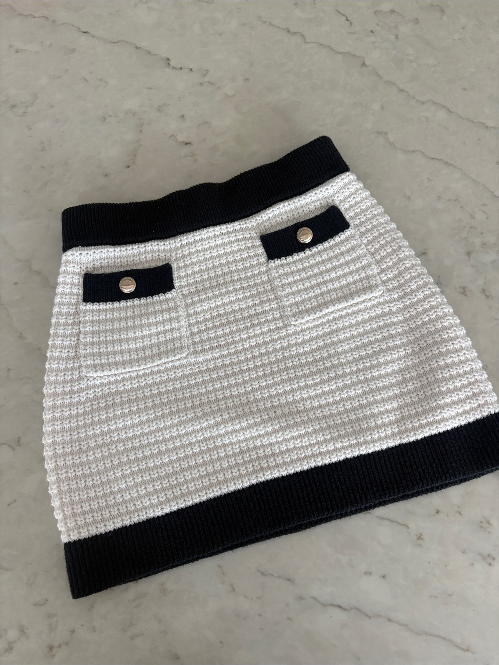 Abercrombie Kids Girls Crochet Knit Mini Skirt black and Cream